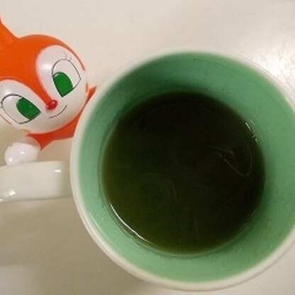 今日は、ドキンちゃんも一緒にパチリ（笑）緑茶と、青汁が一緒に飲めて、おいしいから好き（＾＿＾）ごちそう様でした（ニコニコ）